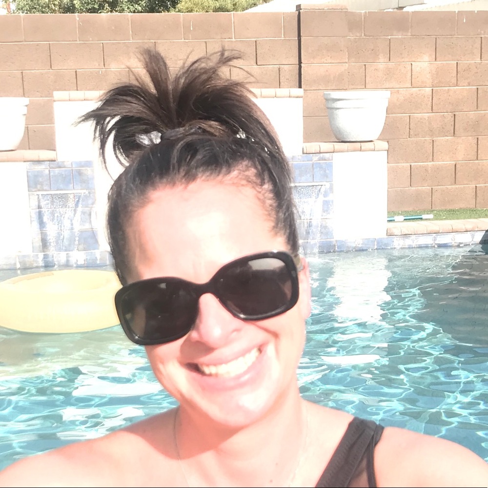 Meet your Posher, Jeannine